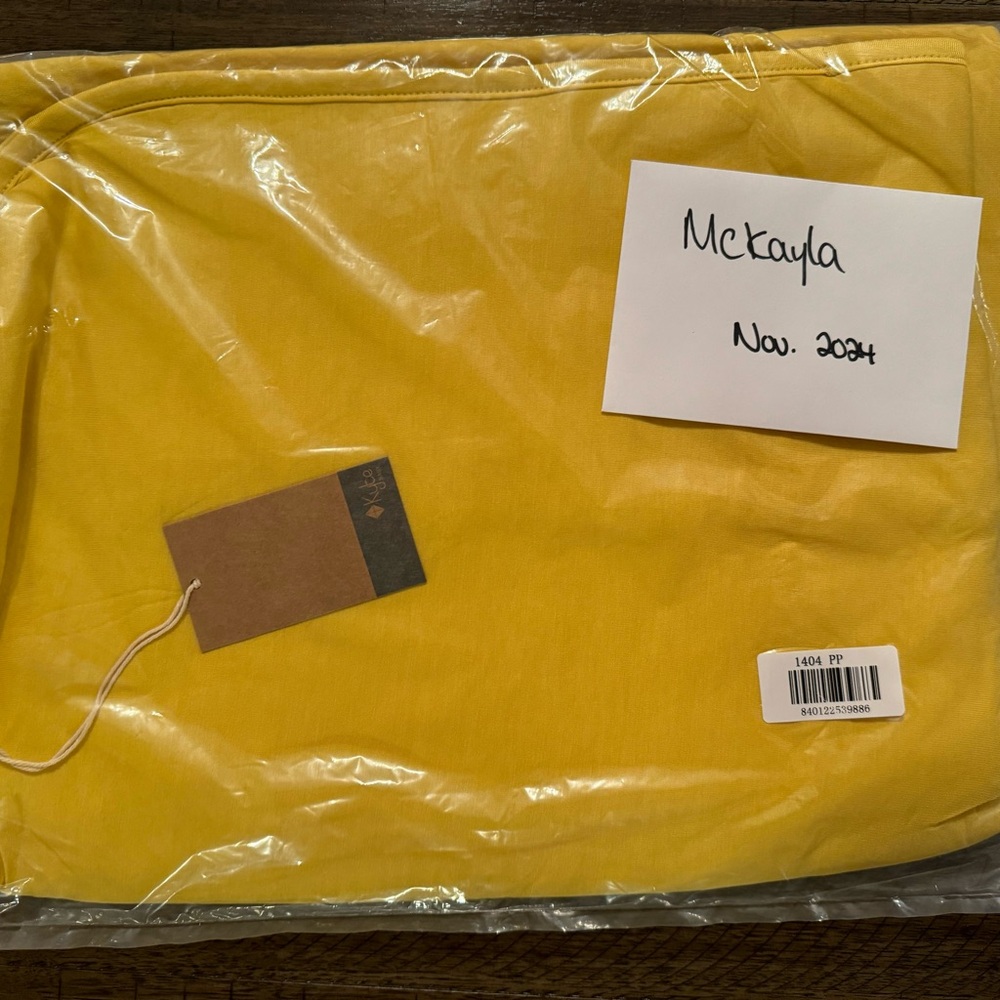 Pineapple Baby Blanket NIB - Kyte Baby